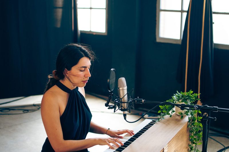 Pianista cantante Cristina